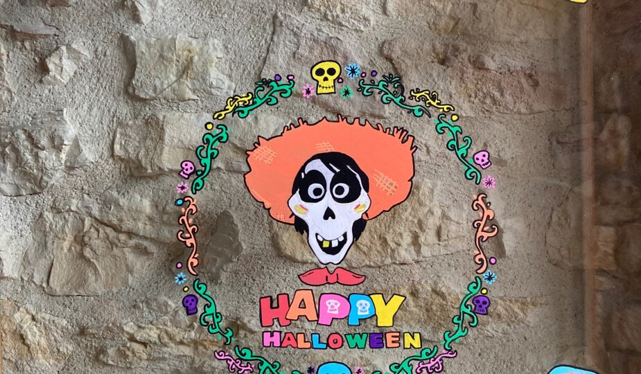 Décor vitre pour halloween thème Coco disney