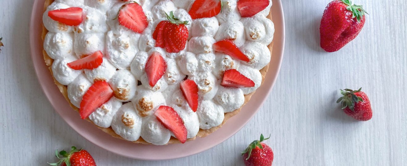 Tarte fraise rhubarbe meringuée