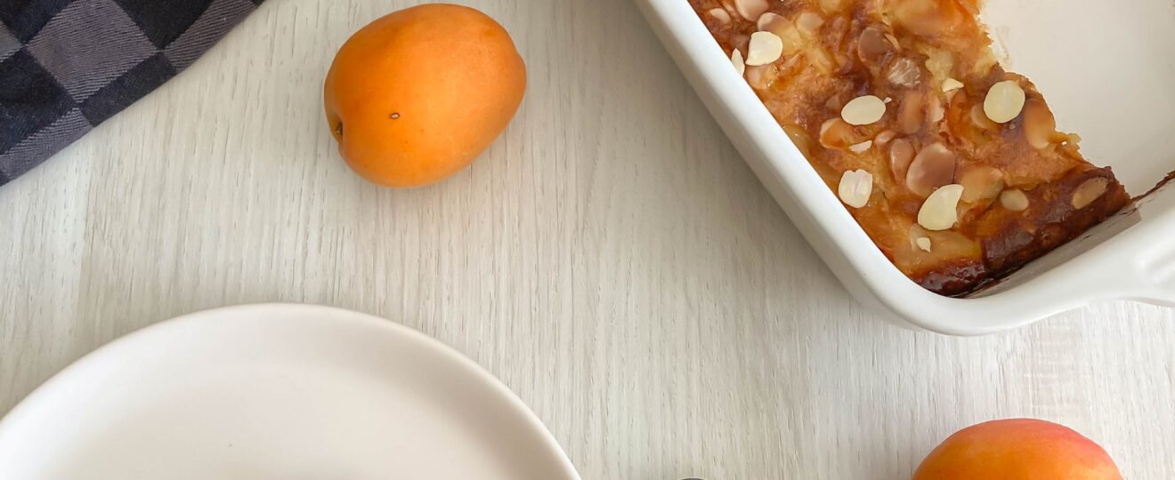 Clafoutis aux abricots et à l'amande ~ sans gluten sans lactose