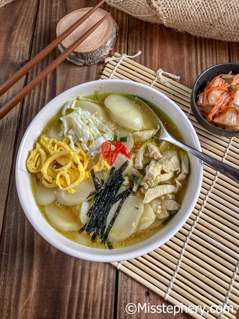 tteokguk au poulet