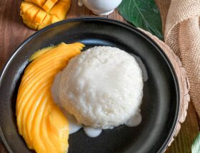 riz gluant au lait de coco et à la mangue ~ Khao niao mamuang