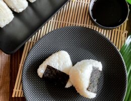 Onigiri au thon mayonnaise et wasabi