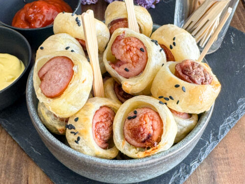 Feuilletés apéritifs sans gluten et sans lactose aux saucisses de Francfort et feuilles de riz croustillantes. Misstephery"