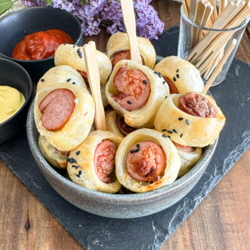 Feuilletés apéritifs sans gluten et sans lactose aux saucisses de Francfort et feuilles de riz croustillantes. Misstephery"